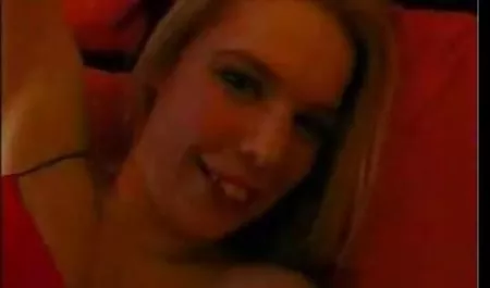 லிஸ் வானவில் ஒரு மழை எடுத்து அதில் இந்திய மாணவர்கள் குழு porn மங்கிய பழுப்பு